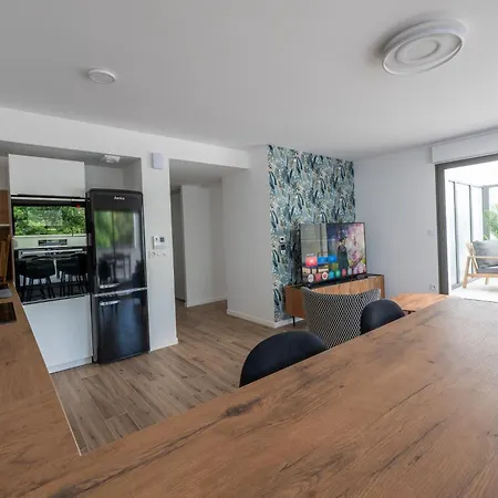 Flambant Neuf Au Coeur De La Palmyre, A Pied ! *