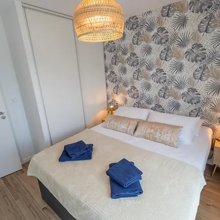 Flambant Neuf Au Coeur De La Palmyre, A Pied !